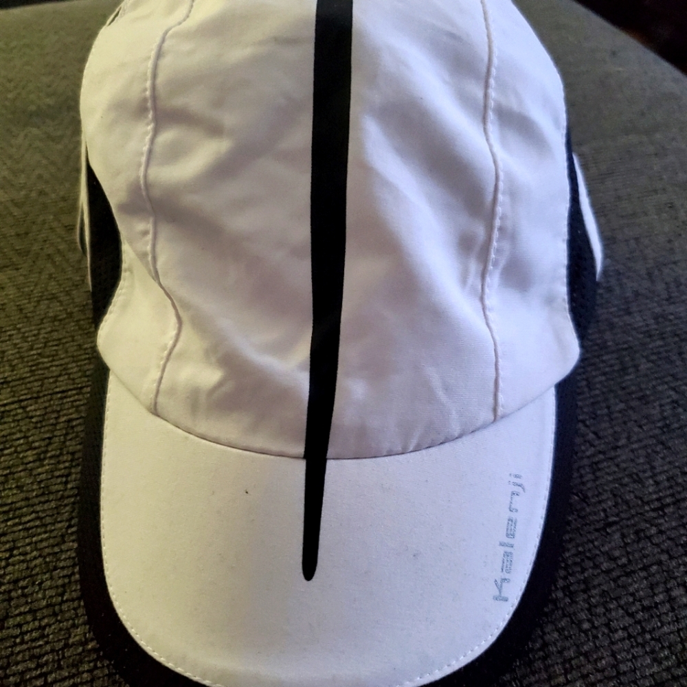 Nwt Kalenji cap